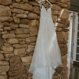 Wedding Dress with Veil and Hair accessory